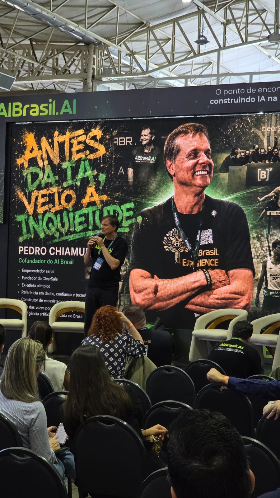 Pedro Chiamulera em palestra do AI Brasil